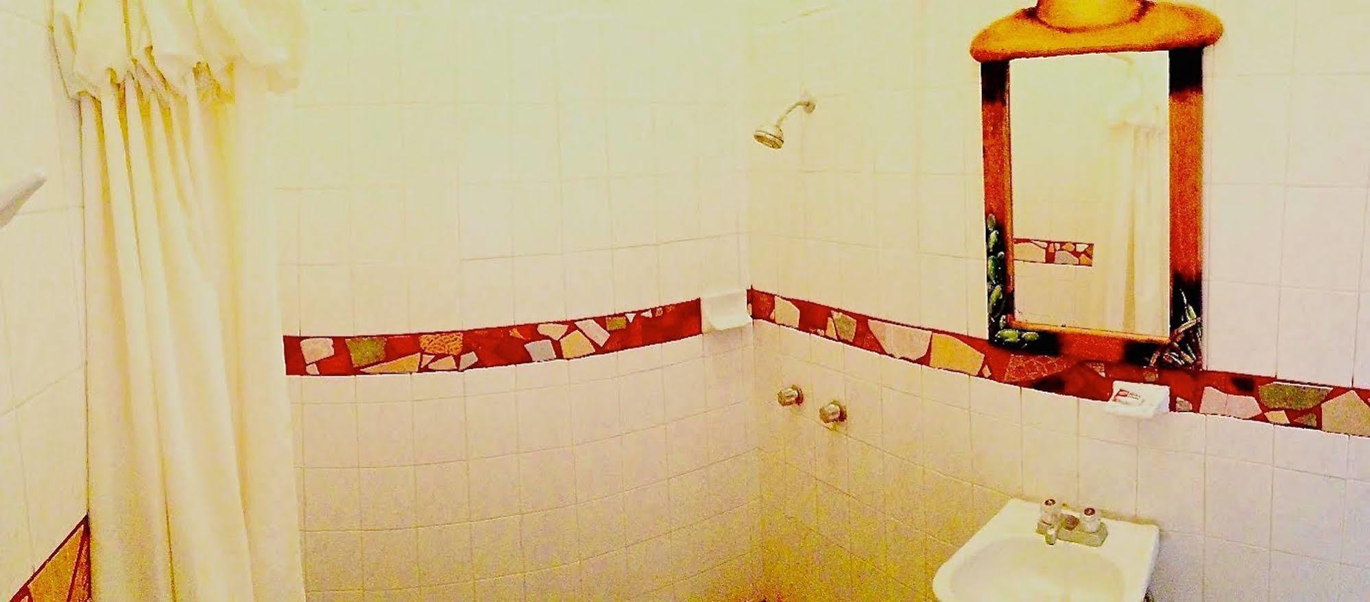 Hotel Mi Pueblito Tonalá エクステリア 写真